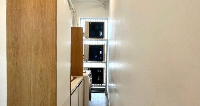 z6076659808753 54ecf3c3f75345cda60890e6fa9a3489 810x430 - Cho thuê Midtown M7 Bloc A Tầng 15 98m 3 phòng full nội thất giá 1500usd/tháng