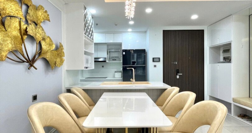 z6076659853895 4a1c49d00d4e728b02f8d1d03d4914fd 810x430 - Cho thuê Midtown M7 Bloc A Tầng 15 98m 3 phòng full nội thất giá 1500usd/tháng