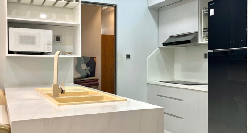 z6076659892026 92018d2c2be85dfef4c9efab55e3e717 810x430 - Cho thuê Midtown M7 Bloc A Tầng 15 98m 3 phòng full nội thất giá 1500usd/tháng