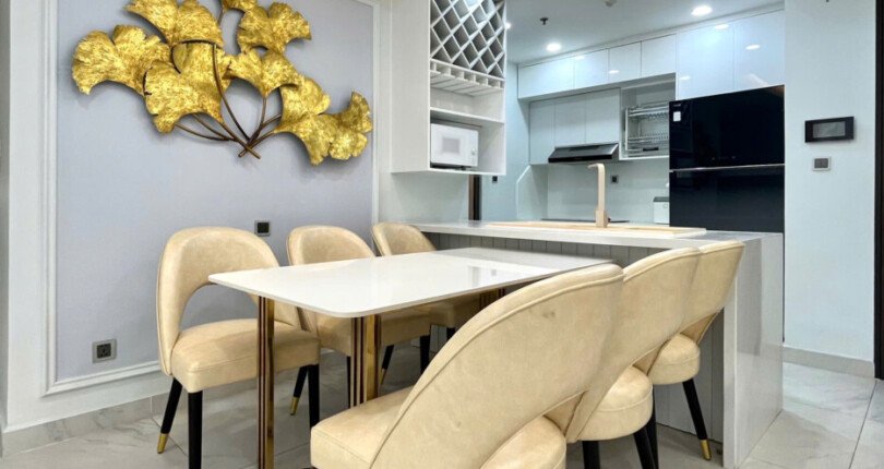 z6076659918672 632bcc1b3d748f47f7bfd1a2191a5ea5 810x430 - Cho thuê Midtown M7 Bloc A Tầng 15 98m 3 phòng full nội thất giá 1500usd/tháng