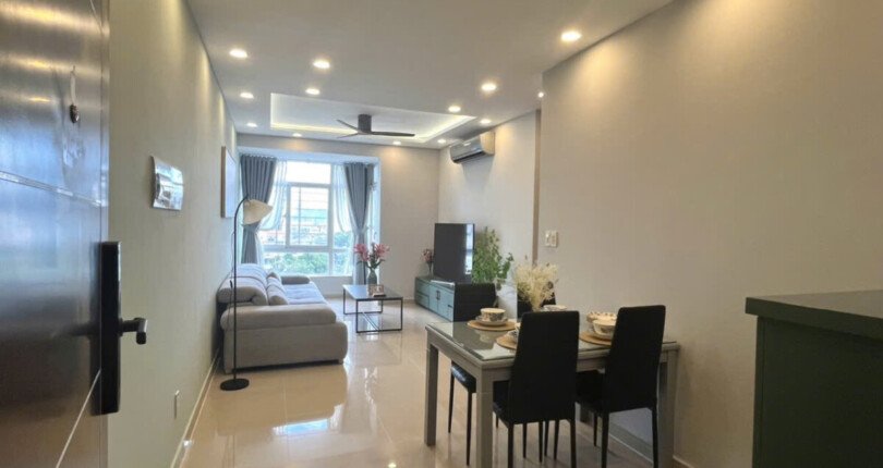 z6077324310389 077804b2b0a0143f2af8c6ce605b701d 810x430 - Bán căn hộ Sky Garden 3 Tầng 9 dt 70m 2 phòng giá 5 tỷ