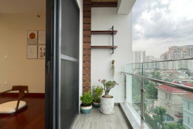 ban-cong-can-ho-cho-thue