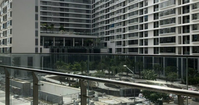 bancon shop can ban 810x430 - Bán Shophouse Midtown The Signature, diện tích 57m2 + 40m2 lững, giá 5.5 tỷ, shop hoàn thiện.