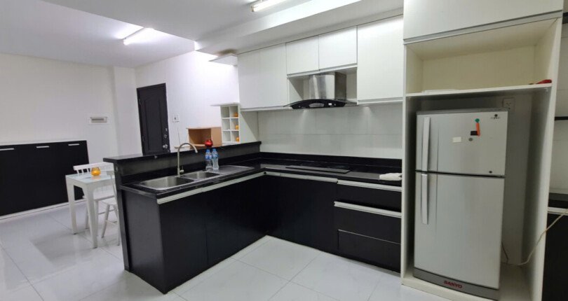 bep rong rai 3 810x430 - Giá mua bán căn hộ 2 phòng ngủ block H chung cư Hưng Vượng 2 Quận 7 T12/2024