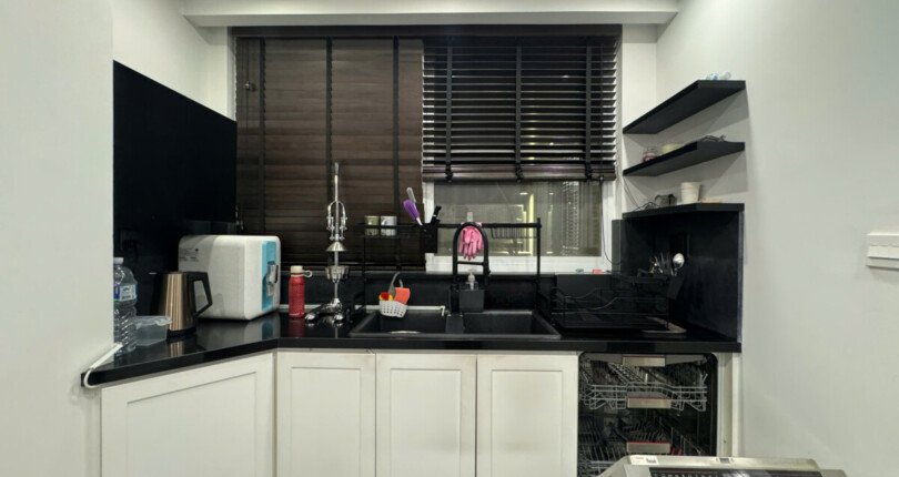 can canh bep 810x430 - Giá mua bán căn hộ Penthouse block A chung cư Riverpark Residence Quận T12/2024