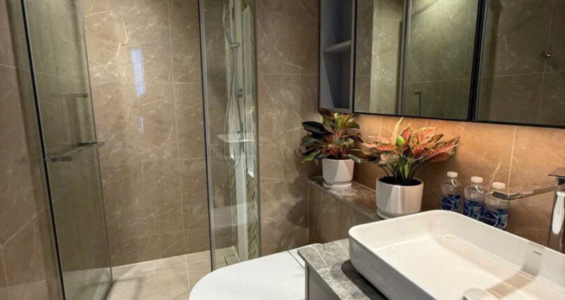 can ho ban co 2 toilet day du thiet bi cao cap 810x430 - Giá mua bán căn hộ 2pn The Opera chung cư Metropole Thủ Thiêm T12/2024