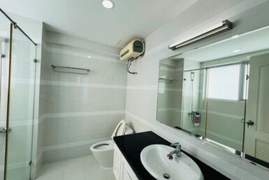 can-ho-ban-co-2-toilet-day-du-thiet-bi-nhu-hinh