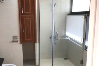 can-ho-cho-thue-co-2-toilet-hoan-thien-nhu-hinh