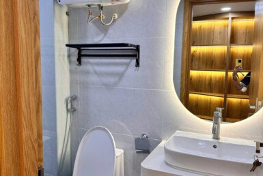 can-ho-cho-thue-co-3-toilet-day-du-thiet-bi-nhu-hinh