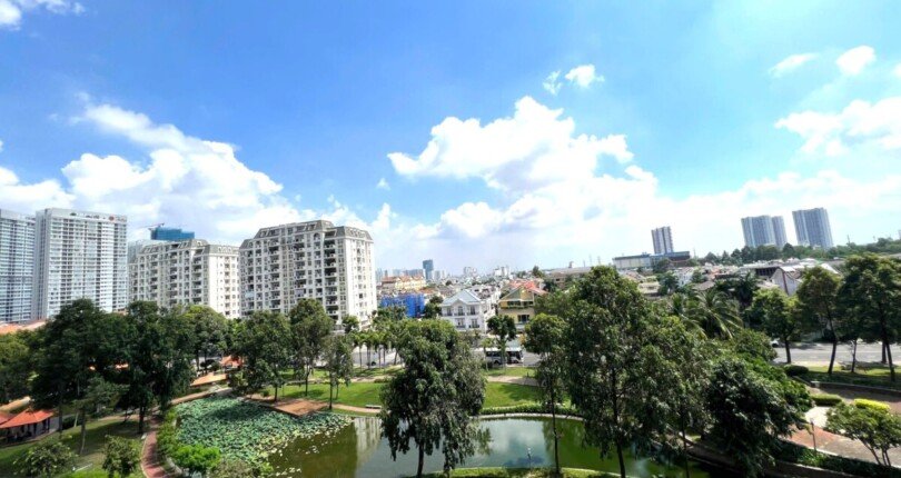 cong vien nam vien trong 2 ha 810x430 - Giá mua bán căn hộ 3 phòng ngủ block A chung cư Nam Phúc Le Jardin Quận 7 T12/2024
