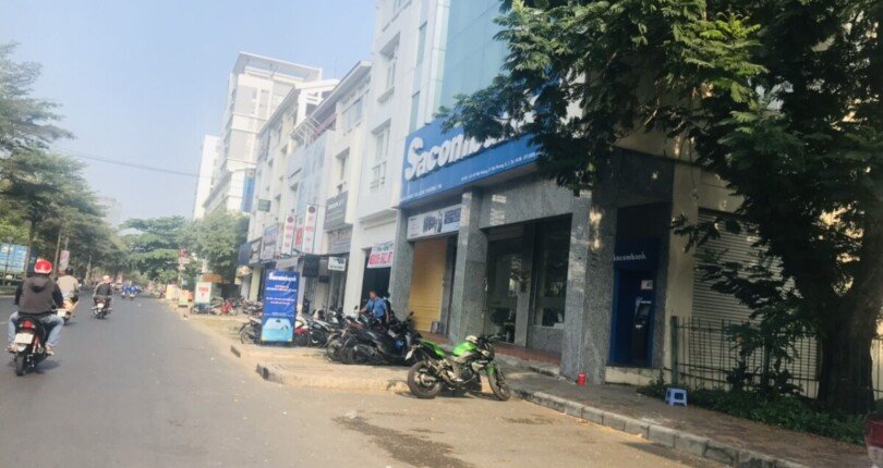day nha pho duong nguyen van linh 810x430 - Giá mua bán tòa nhà văn phòng mặt đường Nguyễn Văn Linh Phú Mỹ Hưng Quận 7 T12/2024