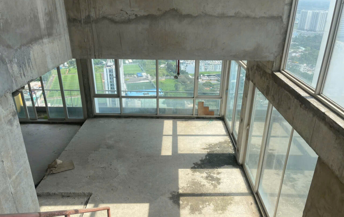 hien trang can ho tho gom 2 san rong rai 1170x738 - Giá mua bán căn hộ Penthouse 4pn chung cư La casa Quận 7 T12/2024