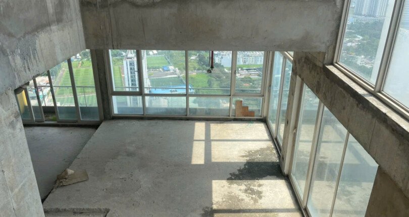 hien trang can ho tho gom 2 san rong rai 810x430 - Giá mua bán căn hộ Penthouse 4pn chung cư La casa Quận 7 T12/2024