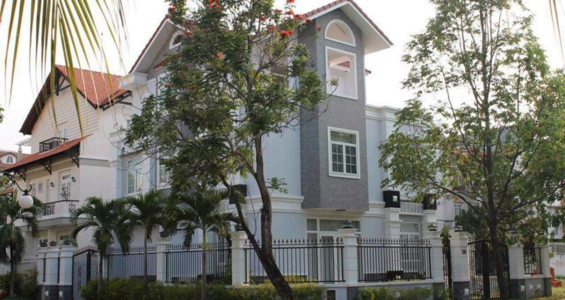 hinh anh mua ban nha biet thu 59 pham thai buong quan 7 t12 2024 810x430 - Giá mua bán nhà Biệt thự nguyên căn số 59 Phạm Thái Bường Phú Mỹ Hưng Quận 7 T12/2024