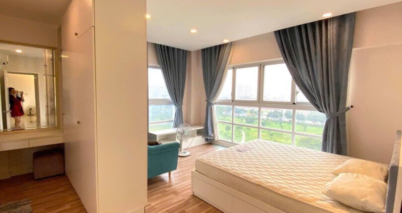 hinh anh phong ngu master rong rai 810x430 - Giá mua bán căn hộ 3pn K.04 chung cư Happy Valley R18 Quận 7 T12/2024