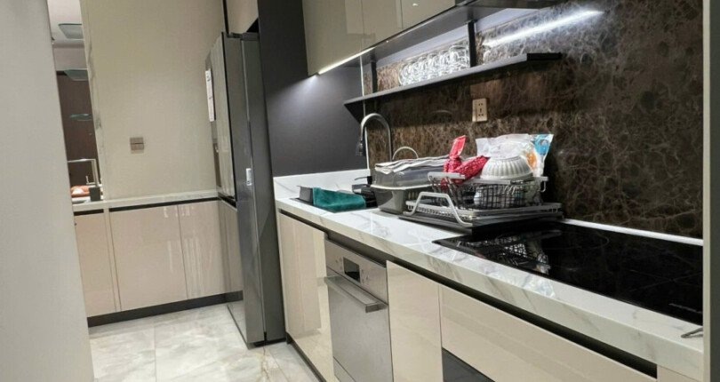 khong gian bep can ho ban 810x430 - Giá mua bán căn hộ 3pn Block B chung cư The Ascentia Phú Mỹ Hưng Quận 7 T12/2024