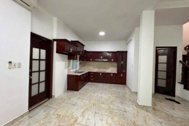 khong-gian-bep-rong-rai