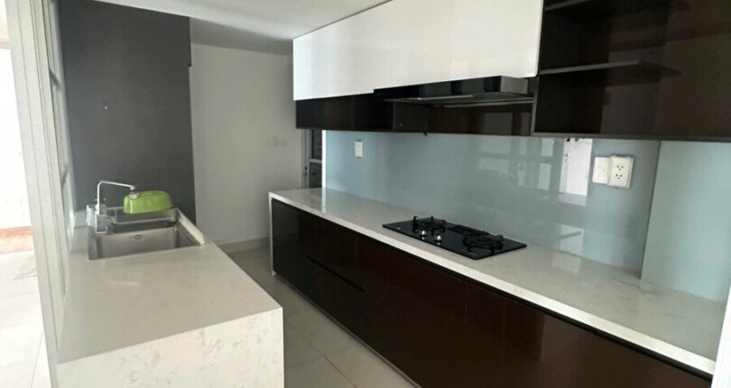 khong gian bep trong can ho ban 2 810x430 - Giá mua bán căn hộ 3 phòng ngủ block E chung cư Happy Valley Quận 7 T1/2025