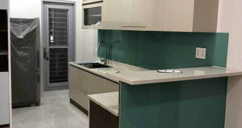 khong gian bep trong can ho ban 810x430 - Giá mua bán căn hộ 3pn block A01 view hồ bơi chung cư Scenic Valley 1 Phú Mỹ Hưng Quận 7 T12/2024
