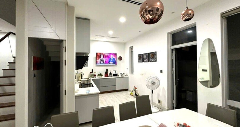 khong gian bep va phong an rong rai sang trong 810x430 - Giá cho thuê nhà Biệt thự nguyên căn 3 phòng ngủ số 23 kdc Nam Viên Phú Mỹ Hưng Quận 7 T1/2025