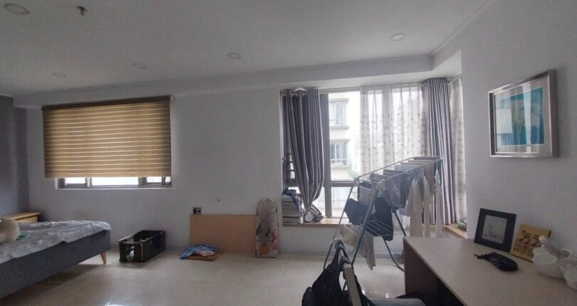 khong gian phong khach can ho ban 1 810x430 - Giá mua bán căn hộ 3pn Block B chung cư Hưng Phúc Happy Residence Quận 7 T12/2024