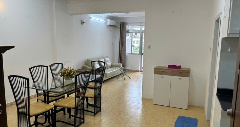 khong gian phong khach can ho ban 3 810x430 - Giá mua bán căn hộ 1 phòng ngủ block M chung cư Hưng Vượng 2 Quận 7 T12/2024