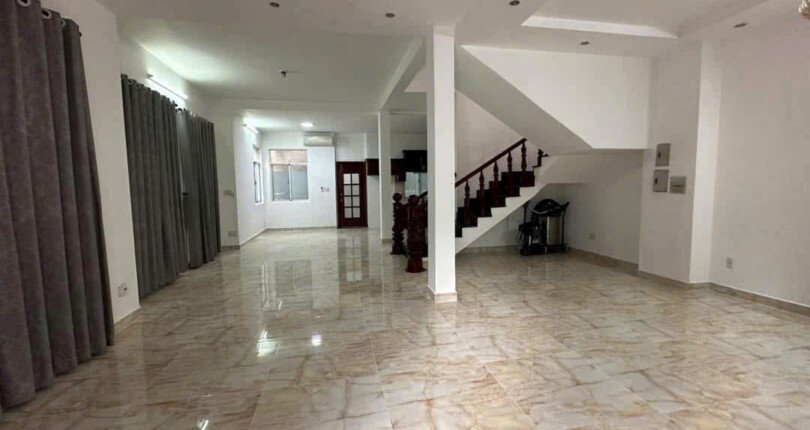 khong gian phong khach tang tret sang trong 810x430 - Giá cho thuê nhà Biệt thự nguyên căn khu Mỹ Kim 2 Phú Mỹ Hưng Quận 7 T12/2024