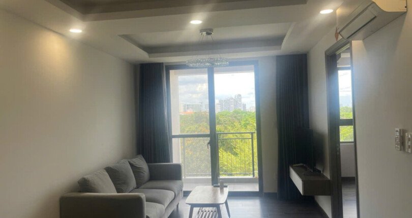 phong khach can ho ban 10 810x430 - Bán căn hộ 02pn, 72m2, chung cư Saigon South, giá 4.350 tỷ , nhà đang có hợp đồng thuê ổn định.