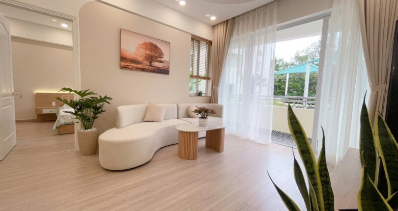 phong khach can ho ban 13 810x430 - Giá mua bán căn hộ 3pn có sân vườn Block A chung cư Mỹ Phúc Phú Mỹ Hưng Quận 7 T12/2024