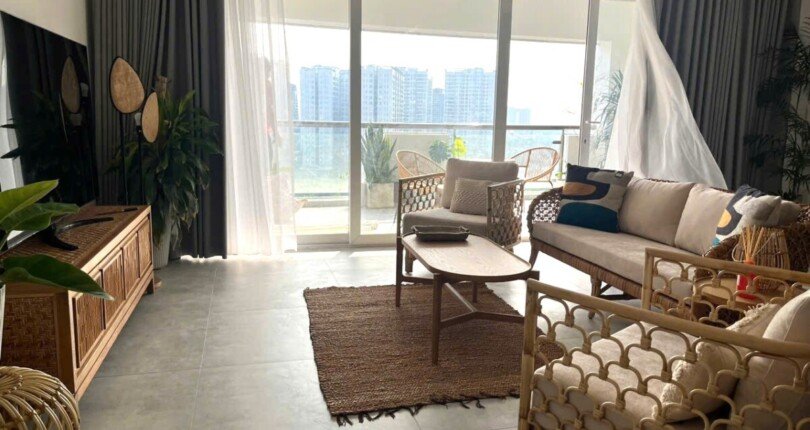 phong khach can ho ban 23 810x430 - Giá mua bán căn hộ 2pn block C chung cư Mỹ Phát Quận 7 T12/2024