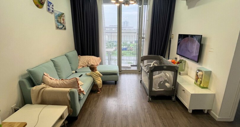 phong khach can ho cho thue 2 810x430 - Cho thuê căn hộ chung cư Scenic Valley 1, 02pn, giá 20tr/tháng, đầy đủ nội thất xem nhà dễ.