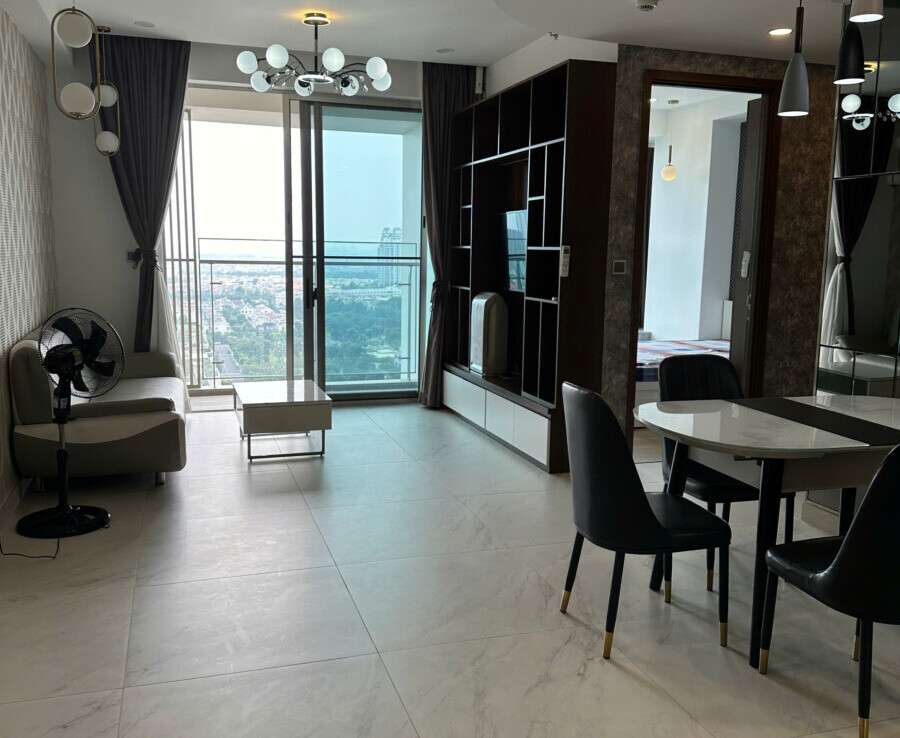 phong khach can ho rong rai 900x738 - Giá mua bán căn hộ 2 phòng ngủ block D chung cư Midtown M7 Phú Mỹ Hưng Quận 7 T12/2024