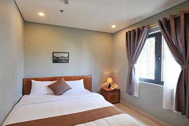 phong-khach-san-sang-trong