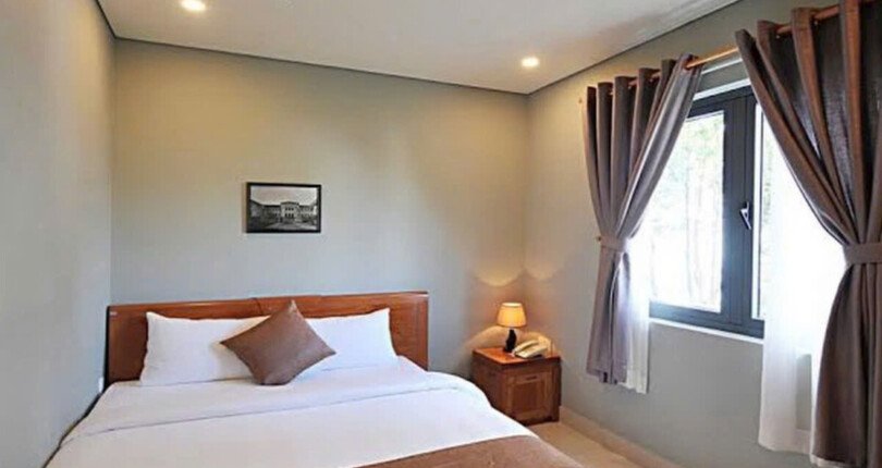 phong khach san sang trong 810x430 - Giá mua bán tòa nhà khách sạn Twins Hotel nội khu Hưng Phước 3 Phú Mỹ Hưng Quận 7 T12/2024
