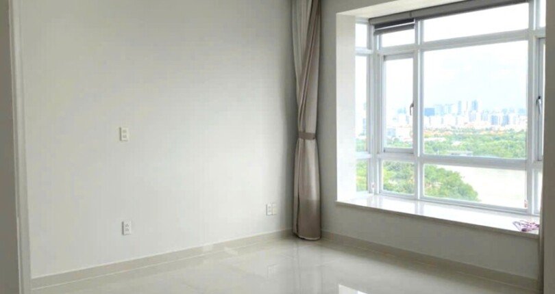 phong ngu can ho co cua so rong rai 810x430 - Giá mua bán căn hộ 3pn block D - 180m2 căn góc chung cư Riverside Residence Quận 7 T12/2024