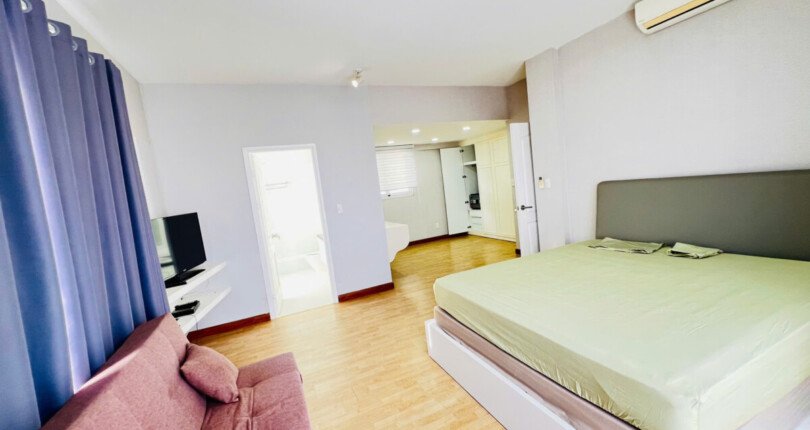 phong ngu master 1 810x430 - Giá mua bán căn hộ 3pn 135m2 block A.03 chung cư Happy Valley Phú Mỹ Hưng