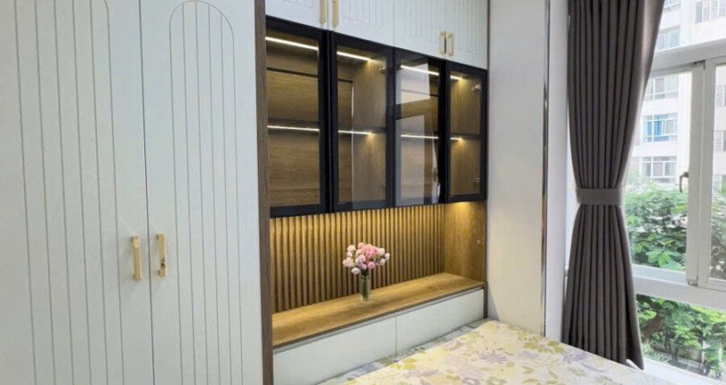 phong ngu thu hai trong can ho ban 810x430 - Giá mua bán căn hộ 2 phòng ngủ diện tích 56m2 chung cư Sky Garden 3 Quận 7 t12/2024