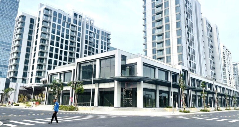 shophouse ban goc duong d bac va duong raymondienne quan 7 810x430 - Phú Mỹ Hưng mở bán 12 căn Shophouse hàng hiếm tại kdc Cardinal Court Quận 7 giá từ 200tr/m2