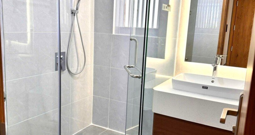 toilet can ho ban 3 810x430 - Giá mua bán căn hộ 4 phòng ngủ block A chung cư Scenic Valley 1 Quận 7 T12/2024