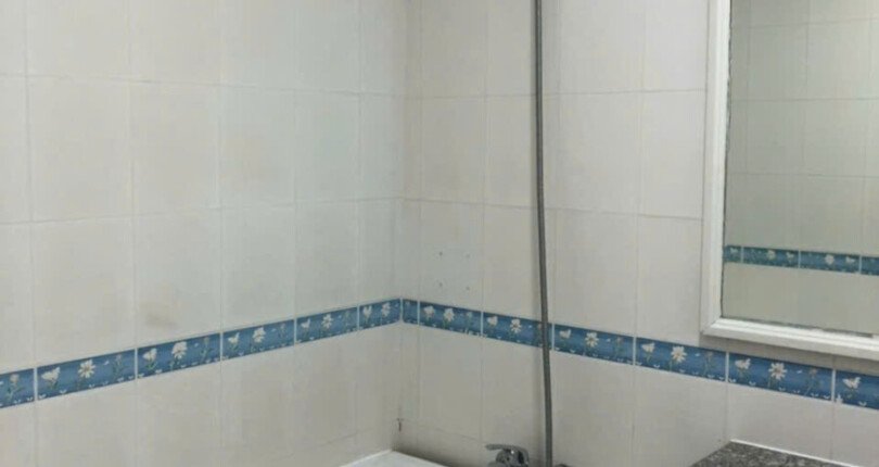 toilet co bon tam nam 810x430 - Giá mua bán căn hộ 3pn chung cư Sky Garden 2 Phú Mỹ Hưng Quận 7 T12/2024