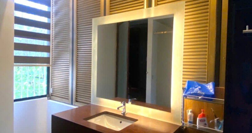 toilet trong nha biet thu cho thue 810x430 - Giá cho thuê nhà Biệt thự nguyên căn số 40N Đường số 15 Khu dân cư Phú Mỹ Quận 7 T1/2025
