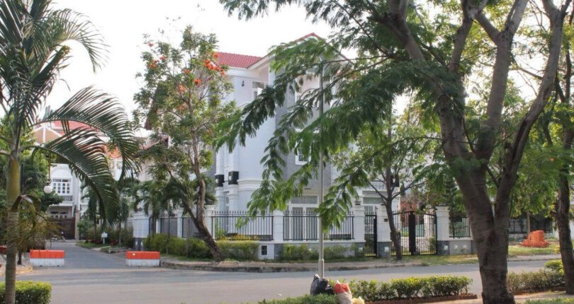 vi tri biet thu goc hai mat duong lon 810x430 - Giá mua bán nhà Biệt thự nguyên căn số 59 Phạm Thái Bường Phú Mỹ Hưng Quận 7 T12/2024