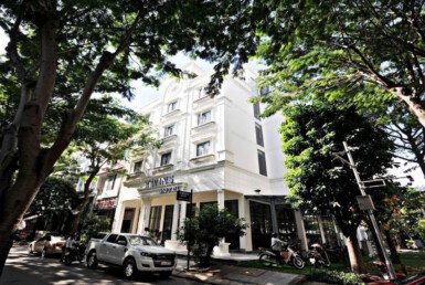 vi-tri-khach-san-goc-cong-vien