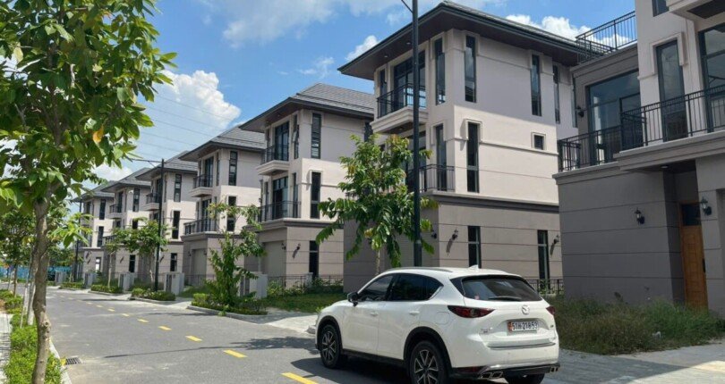 vi tri nha biet thu mat duong noi khu 810x430 - Giá mua bán nhà Biệt thự Song lập nguyên căn Khu Gs Nhà Bè T12/2024