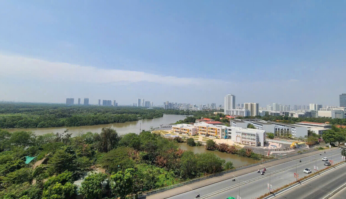 view ban cong can ho ban 1170x675 - Giá mua bán căn hộ 3pn chung cư Midtown m5 Phú Mỹ Hưng Quận 7 T12/2024