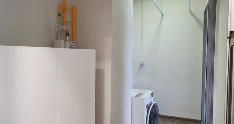 z6090109184737 809fd306f0fc626bf0f253b277ff5dad 810x430 - Bán Midtown M6 Tầng 8 view hồ bơi 64m 1 phòng giá 5,5 tỷ