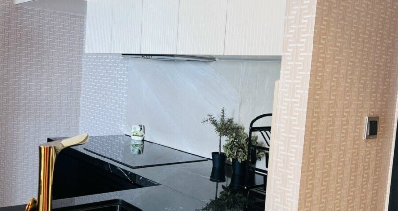 z6096744548710 e539f658b768366a5c5cef4a092a3c07 810x430 - Bán Midtown M5 tầng 5 dt 89m 2 phòng giá 7,9 tỷ