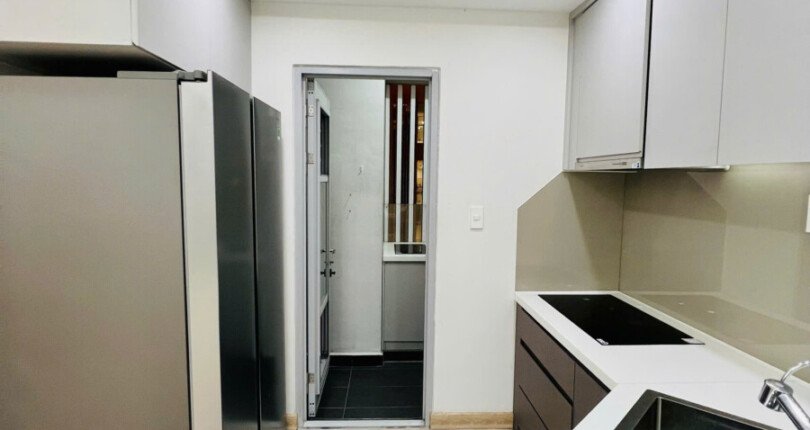 z6099491949416 23099115393502611273918300165931 810x430 - Bán căn hộ Scenic Valley 1 tầng 14 dt 101m 3 phòng view hồ bơi giá 7,8 tỷ