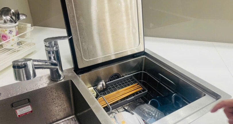 z6099491994619 485ca3a54382e5741a8ce96235484353 810x430 - Bán căn hộ Scenic Valley 1 tầng 14 dt 101m 3 phòng view hồ bơi giá 7,8 tỷ