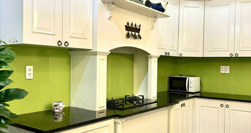 z6115234865621 5c43be4e7c77972b4a79d2eeee55db10 810x430 - Cho thuê căn hộ Star Hill Tầng 9 ful nội thất 2 phòng giá 20 triệu